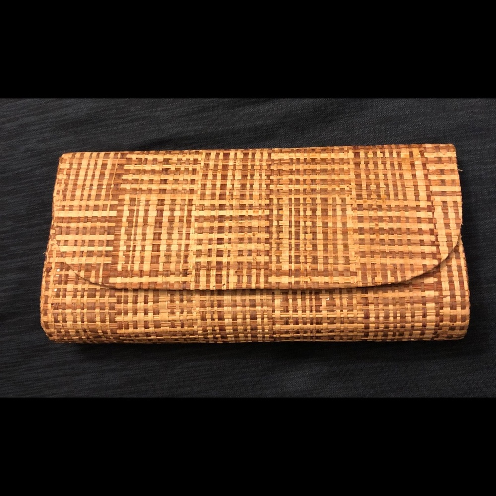 Wicker/Straw clutch